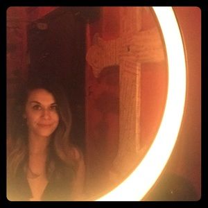 Meet your Posher, Elyse